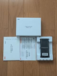 SIMロック解除済 未使用 au GRATINA 墨 KYF39 ブラック 本体のサムネイル
