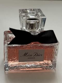 Miss Dior ディオール エッセンス　パルファン　50ml 香水のサムネイル