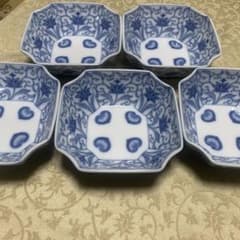 レア【木箱付き】深川製磁 かぶと唐草 　角切中鉢　5枚揃 有田焼 深川製磁 かぶと唐草 小鉢中5枚セット 染付 角鉢 角皿 宮内庁