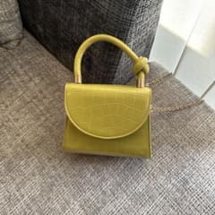 ライトグリーン クロコダイル風 ハンドバッグ (ショルダー付き) - メルカリ