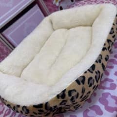 ヒョウ柄　ペット用ベッドのサムネイル