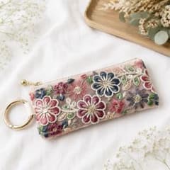 ピンク♡インド刺繍リボンのシアーポーチ　カラビナ付きのサムネイル