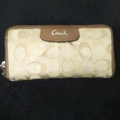 リズラ様専用　COACH　正規品　中古財布のサムネイル