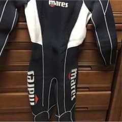 美品・ウェットスーツのサムネイル