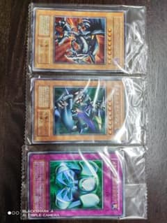 遊戯王　 封印されし記憶「レッドアイズ・ブラックメタルドラゴン」未開封全３パック 遊戯王 封印されし記憶「レッドアイズ・ブラックメタルドラゴン」未