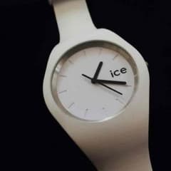 ice watch ホワイトのサムネイル