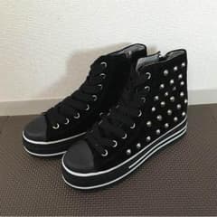 スタッズ付き厚底スニーカーのサムネイル