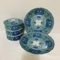 明和窯 古伊万里 唐草模様 蓋付き三段重 大皿2枚のサムネイル