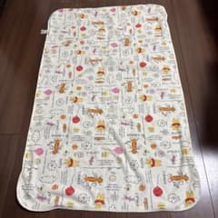 Winnie the Pooh Waterproof Bed Sheet (70cm x 120cm) - Disney