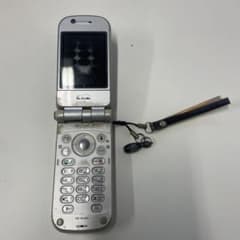 NTT DoCoMo P901i 折りたたみ式携帯電話 本体のサムネイル