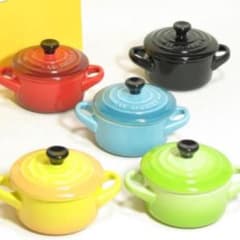 新品ル・クルーゼ　ホーロー製ミニココット5個セット五輪カラー限定 新品ル・クルーゼ ホーロー製ミニココット5個セット五輪カラー限定