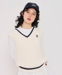 TINA：JOJUN エンブレム付き チルデンニットベスト　ティナジョジュンのサムネイル