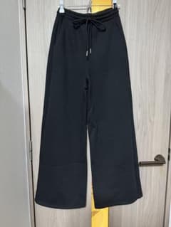 10/13まで出品 ブラック イージーワイドパンツ