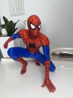 3D 프린트 된 스파이더 맨. 높이 20cm. 도장의 일부는 수작업으로 이루어졌다.