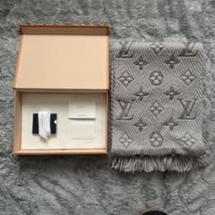 Louis Vuitton エシャルプ　ロゴマニア　マフラーのサムネイル