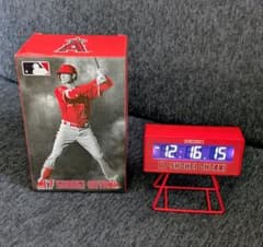 大谷翔平 ボブルヘッドフィギュア 及びデジタル クロック 中古品のサムネイル