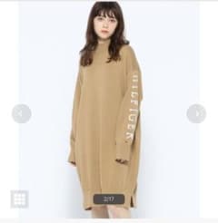 【週末お値下げ】トミーヒルフィガー　ニットワンピースのサムネイル