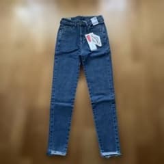 Juemi スキニーデニムパンツのサムネイル