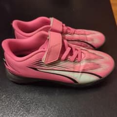 PUMA サッカー トレーニングシューズ ピンク20cmのサムネイル