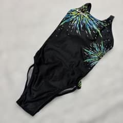 アシックス 競泳水着 黒と青の花火模様 アシックス 競泳水着 黒と青の花火模様 - メルカリ