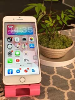 iPhone 8 Plus Gold 64 GB SIMフリーのサムネイル