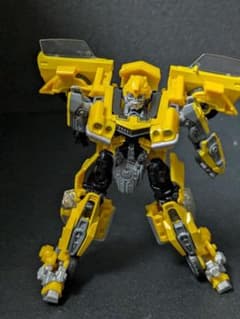 Transformers Bumblebee SS-01 Studio Series (Missing Right Arm)