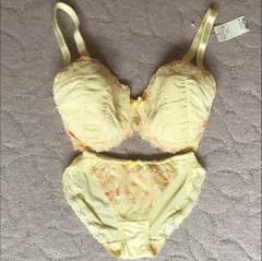 専用【新品】♡トリンプ AMO'S STYLE ブラショーツセット♡のサムネイル