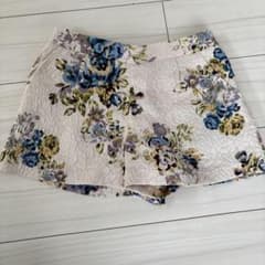 花柄ショートパンツのサムネイル