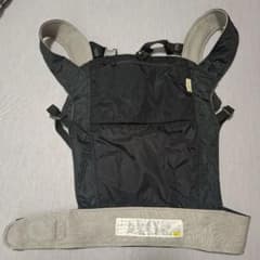 ブラック 抱っこ紐　mont-bellのサムネイル