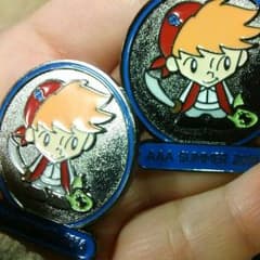 AAA 與ピンバッチのサムネイル