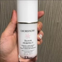 お値下げました Dior下地  スノーブルーム パーフェクトのサムネイル