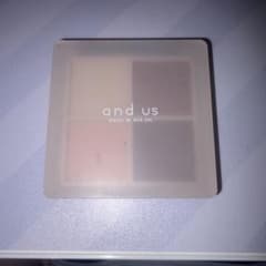 and us アイシャドウパレット 02PKのサムネイル