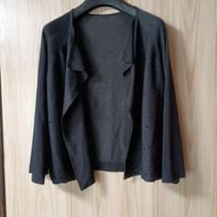 【美品】LAPINE BLANCHE 薄手ラメカーディガン ビーズ M 黒のサムネイル