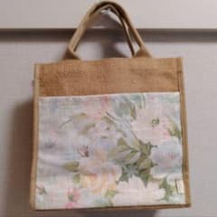 未使用　LAURA ASHLEY トートバッグ ジュート（麻） 花柄のサムネイル