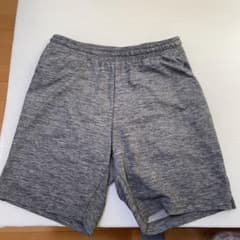 ユニクロ　ストレッチショートパンツ　Lサイズ　一度のみ着用のサムネイル