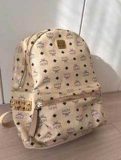 MCM スタッズ バックパック リュック ベージュ 大容量 美品 - メルカリ
