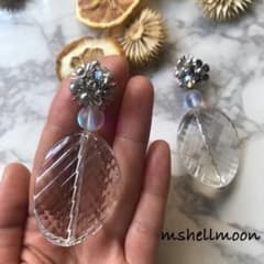 ボタニカルピアスのサムネイル