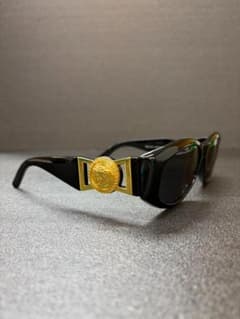 美品】ジャンニヴェルサーチ サングラス メデューサ MOD.424 黒×金
