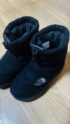 Ｐe l様専用‼︎THE NORTH FACE ブラックショートブーツのサムネイル