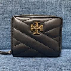 トリバーチ　財布　折りたたみ財布のサムネイル