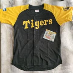 阪神タイガースユニフォーム（創設80周年記念ワッペン付）のサムネイル