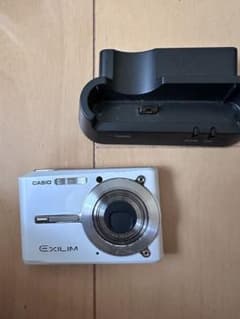 か*ん様 CASIO EXILIM EX-S500 デジカメ カメラのサムネイル