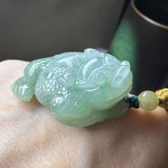 本翡翠、金運アップ銭蛙ネックレス - メルカリ