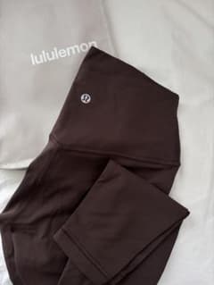 lululemon ヨガウェアのサムネイル