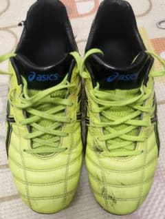 Soccer cleats, size 25.5