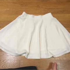 ミニスカートのサムネイル