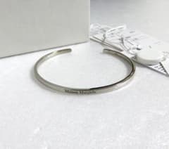 新品 Maison Margiela スターリングシルバー ロゴ バングル 05 - メルカリ