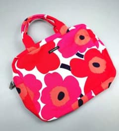 ♢未使用品　マリメッコ　トートバッグ ウニッコESTERI レッド ピンク ♢未使用品 マリメッコ トートバッグ ウニッコESTERI レッド ピンク