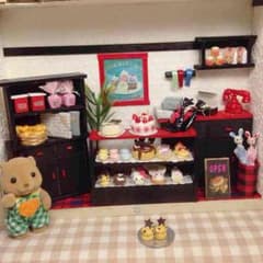 Myk様専用ミニチュアハンドメイドケーキ屋さんブラック✖︎ブライトレッド色のサムネイル