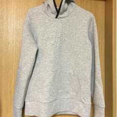 ノースフェイス　エンボス加工　パーカーのサムネイル